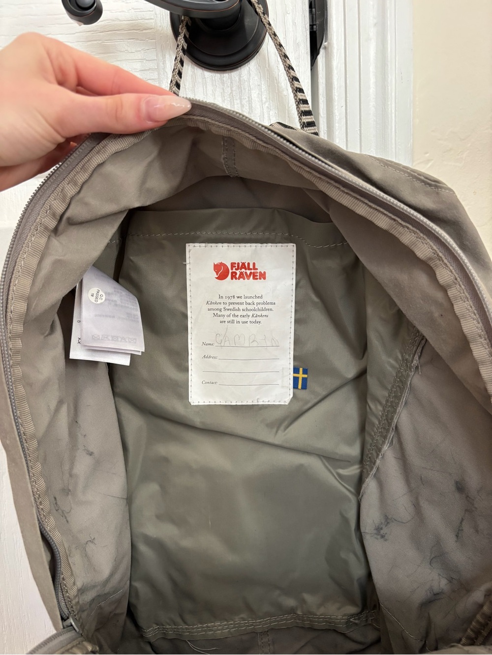 Fjallraven Kanken Tote - Gray with Red Logo - Picture 4 of 4